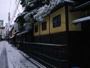 雪の祇園