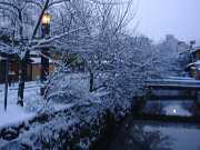 雪の祇園